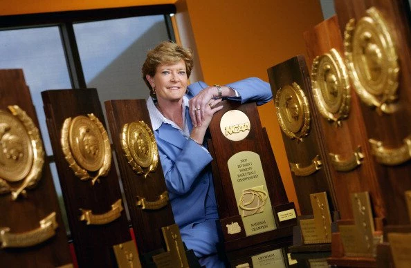 Legendary Basketball Coach Pat Summitt Dies