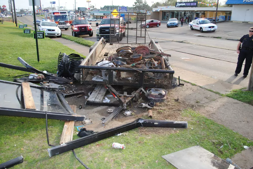 Unhitched Trailer Causes Several Injuries At Shreveport Bus Stop